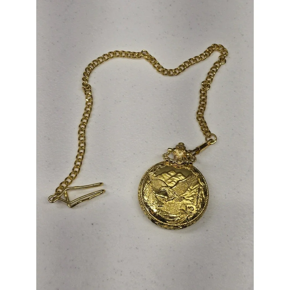Vintage Gold Tone Eagle Mountain Embossed Quartz Pocket Watch with Chain Clip